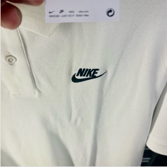 NWT Nike Polo - Picture 3 of 3